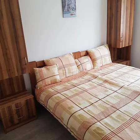 アパート Falevel Apartmanhaz