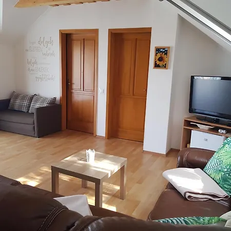 Falevel Apartmanhaz アパート