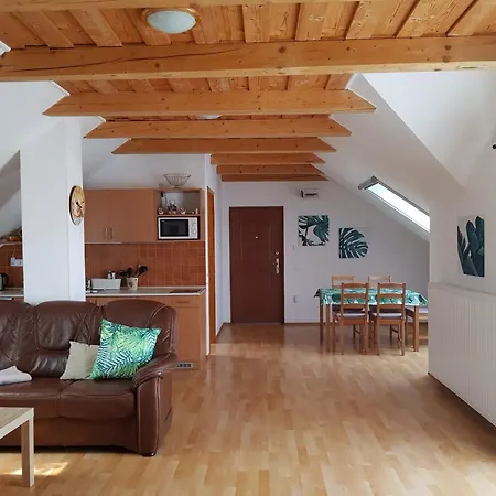 Falevel Apartmanhaz *