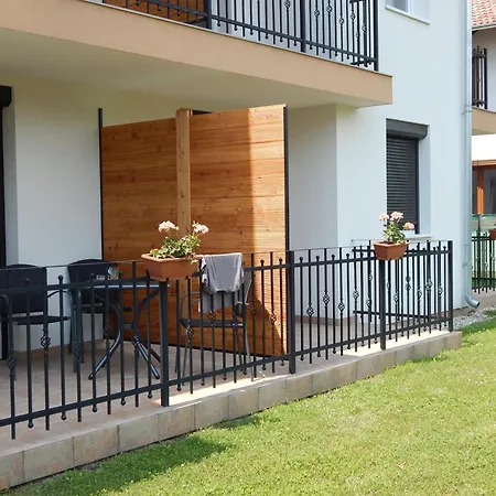 Falevel Apartmanhaz アパート