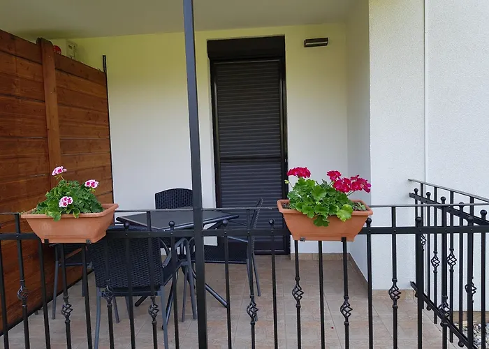 Falevel Apartmanhaz *