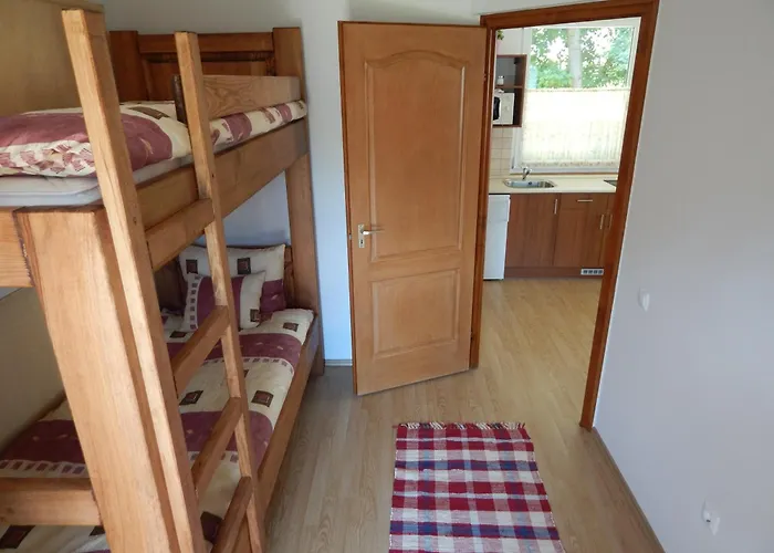 Apartment Falevel Apartmanhaz *