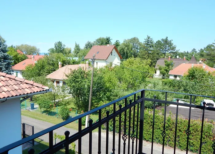 Falevel Apartmanhaz Balatonfenyves